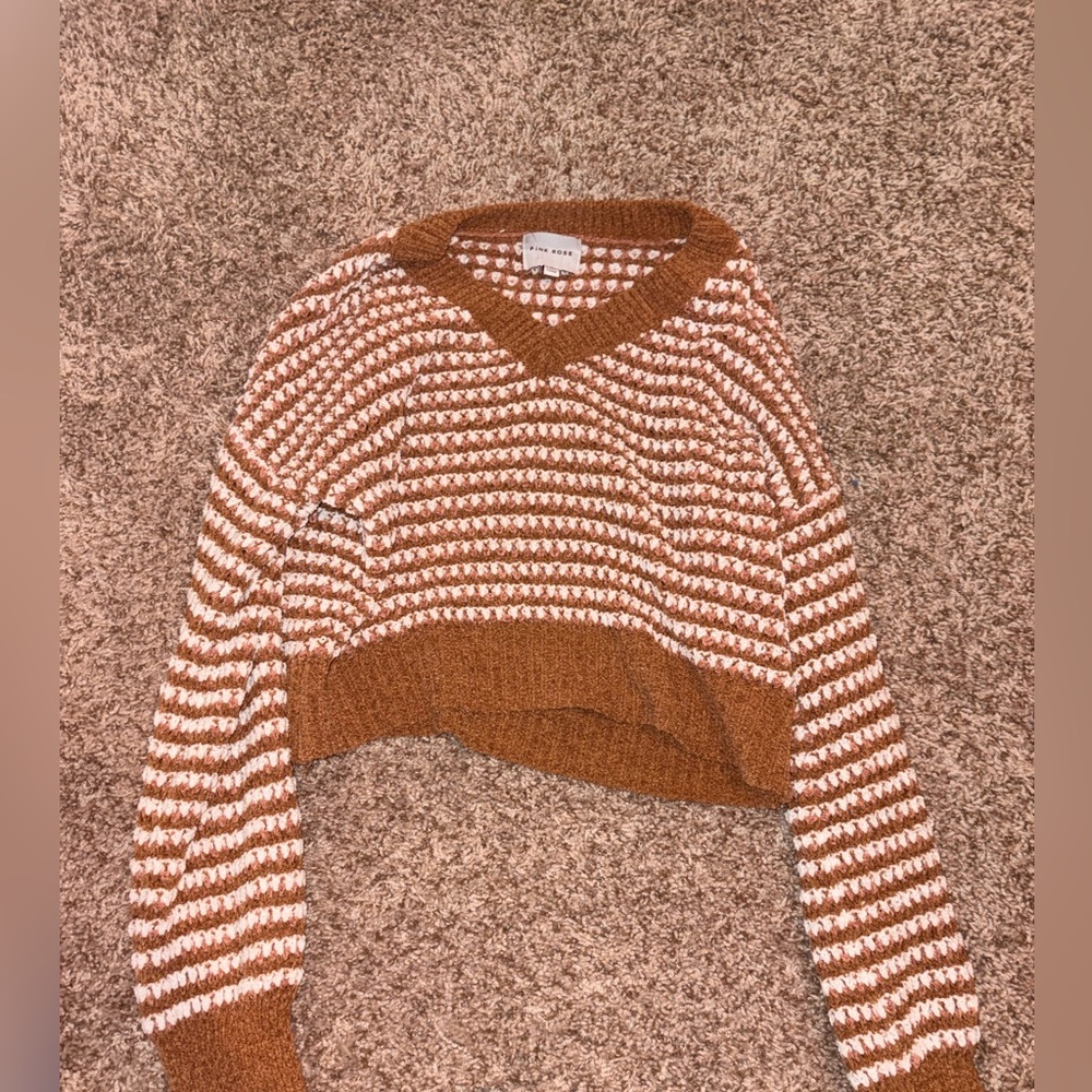 Pink Rose V-Neck Sweater in Brown and White